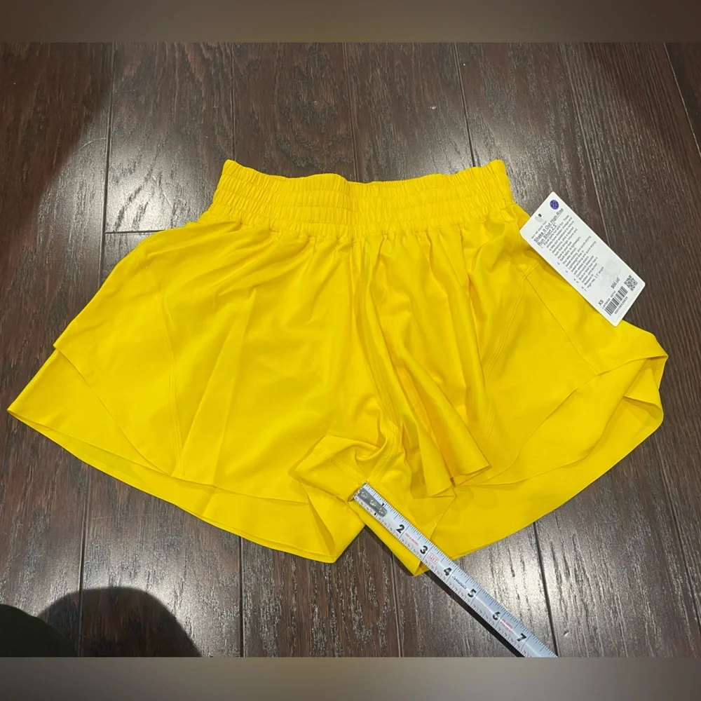 Lululemon Women Shake It Out High-Rise Running 2.5 Short Size XSmall Yellow NEW - Picture 4 of 8